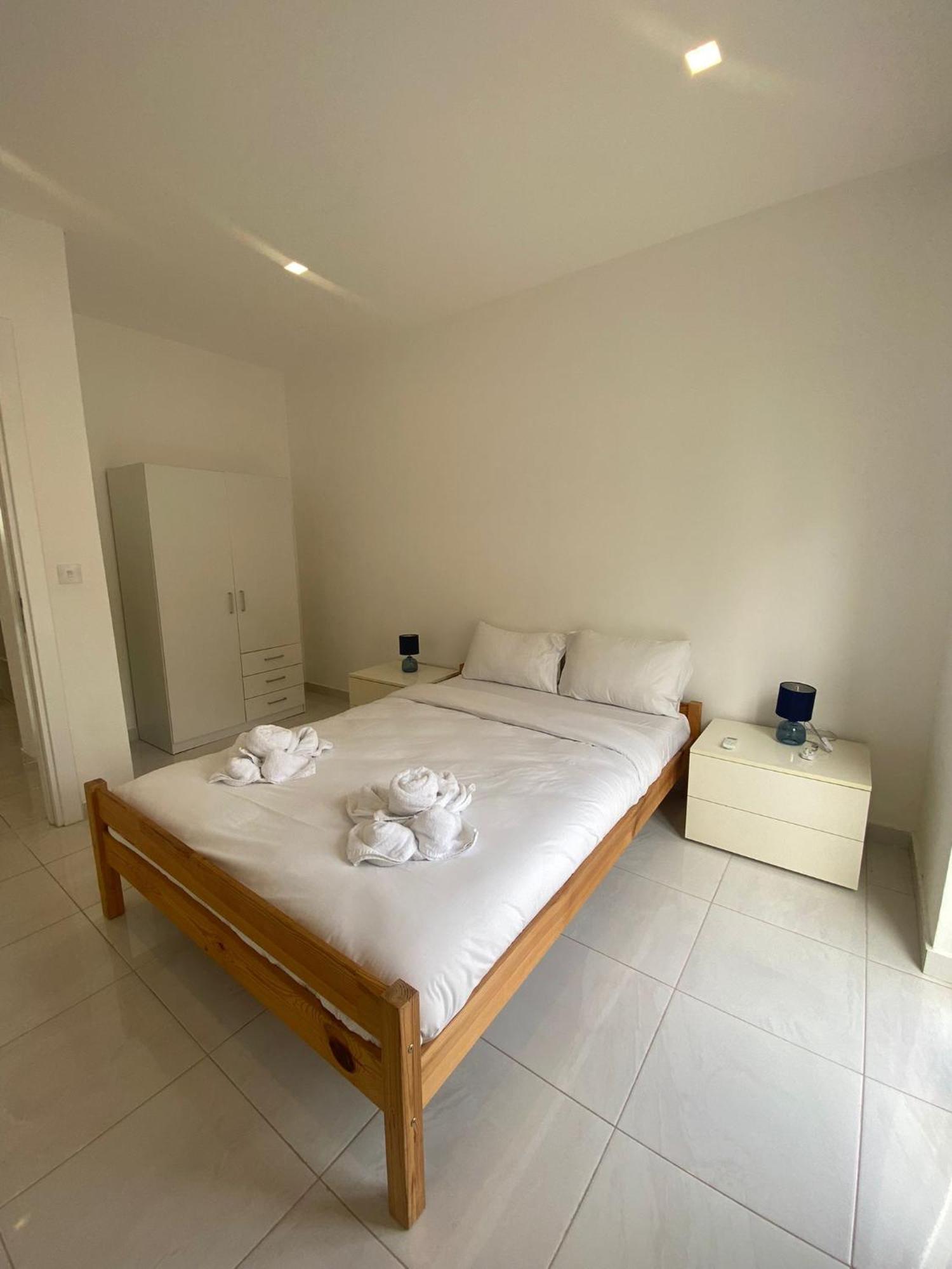 Spectacular Distant Seaview Apt Sliema Exterior photo