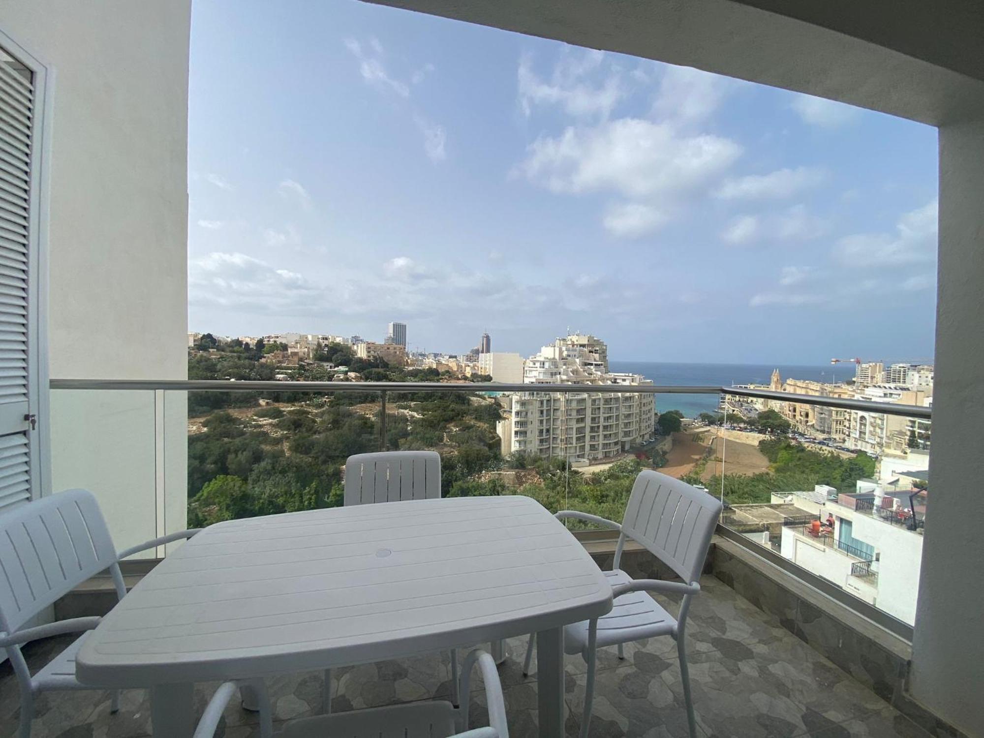 Spectacular Distant Seaview Apt Sliema Exterior photo